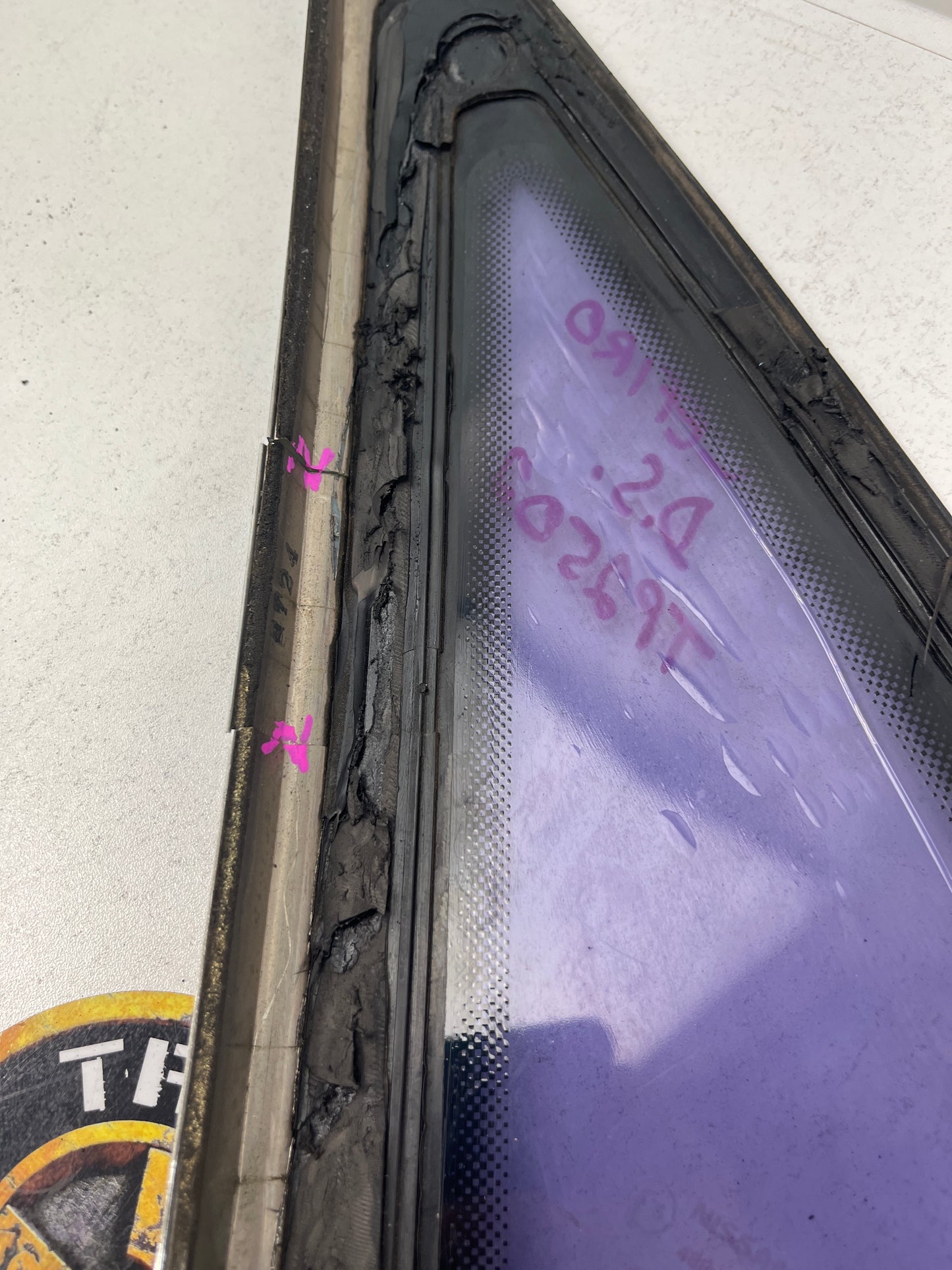 Rear Quarter Glass With Rubber Pair, A31 Cefiro