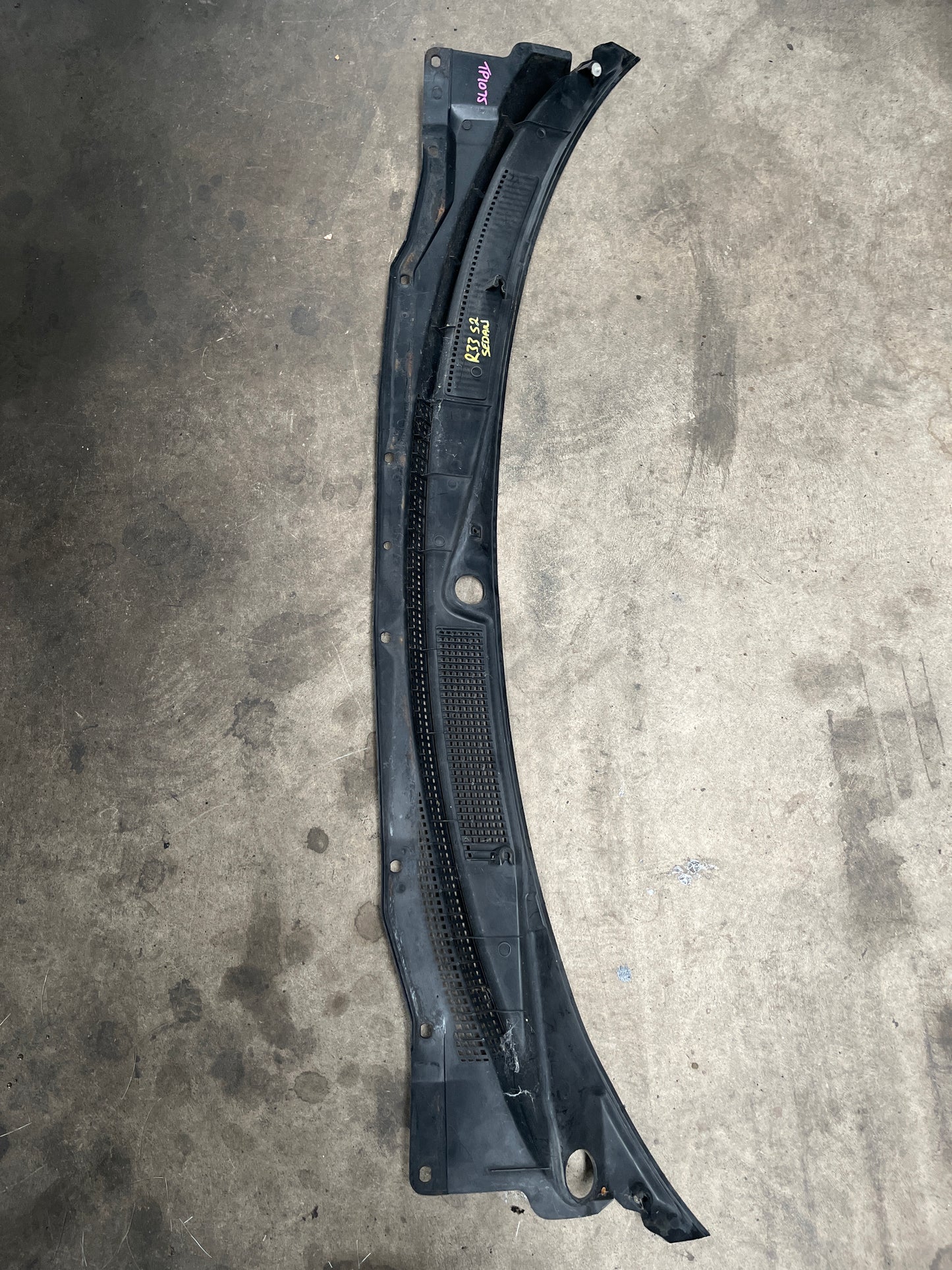 Standard Front Wiper Cowling for R33 Skyline