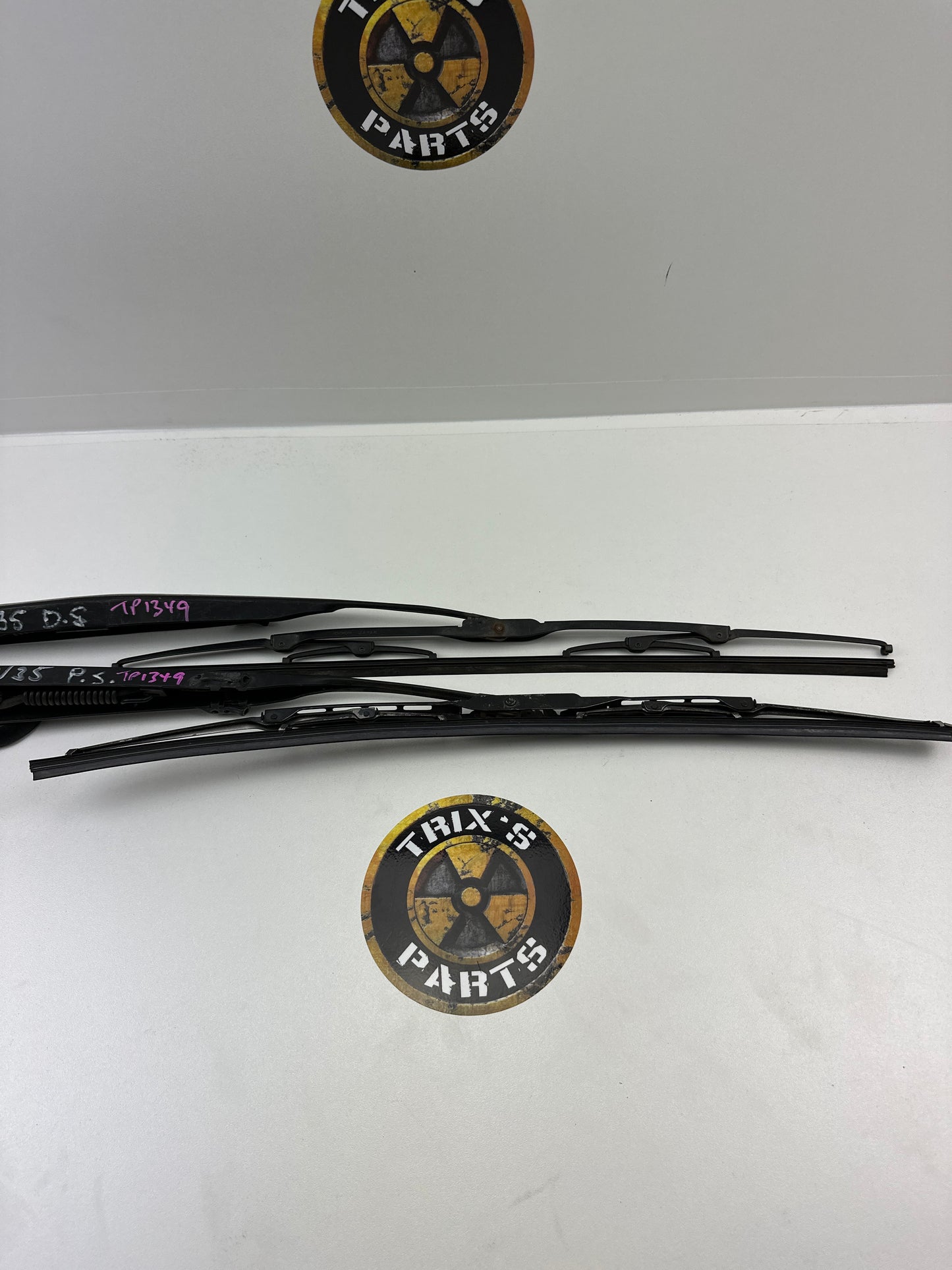 Windscreen Wiper Arms Pair, V35 Skyline