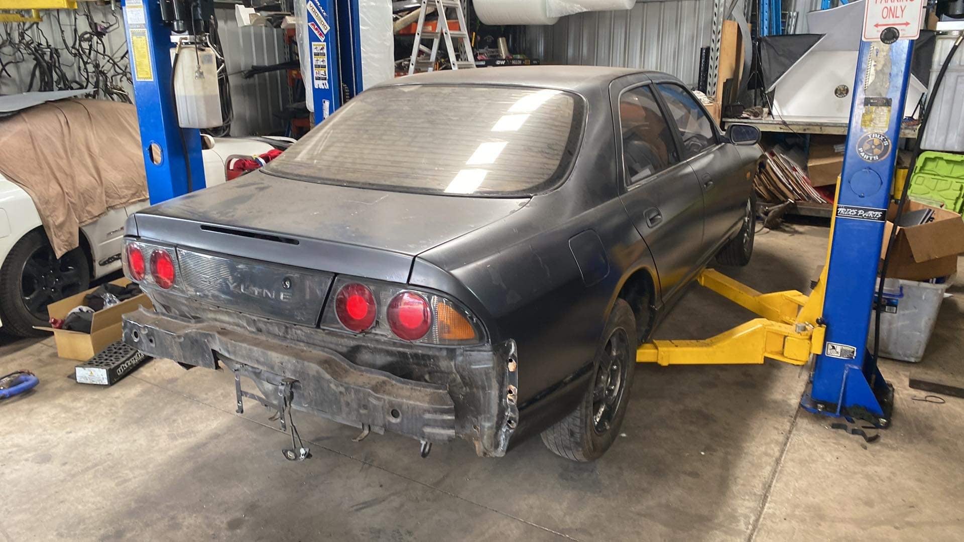 R33 Sedan Shell For Wrecking โ Trix's Parts