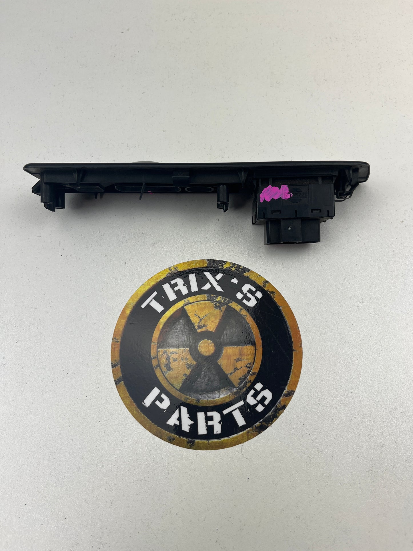 R32 Skyline Coupe Window Switch Trim Only, With Mirror Switches, Driver Side, Grade B