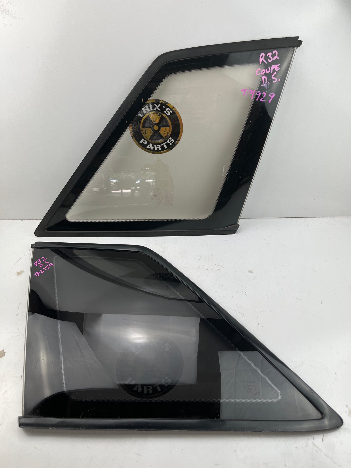 Rear Quarter Glass With Rubber Pair, R32 Skyline