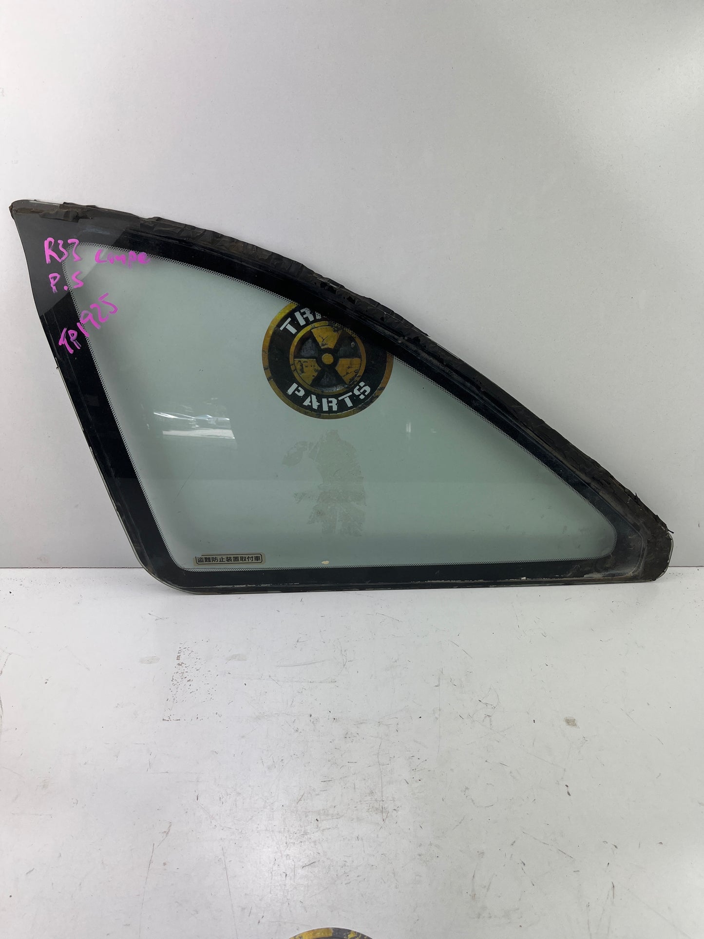 Rear Quarter Glass Passenger Side Missing Rubber Moulding, R33 Skyline