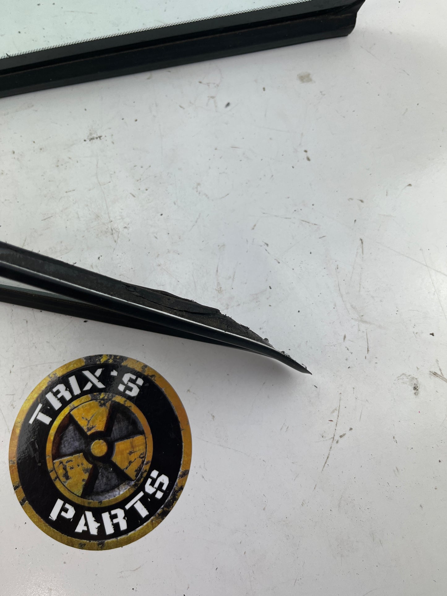 Rear Quarter Glass With Rubber Pair, R33 Skyline