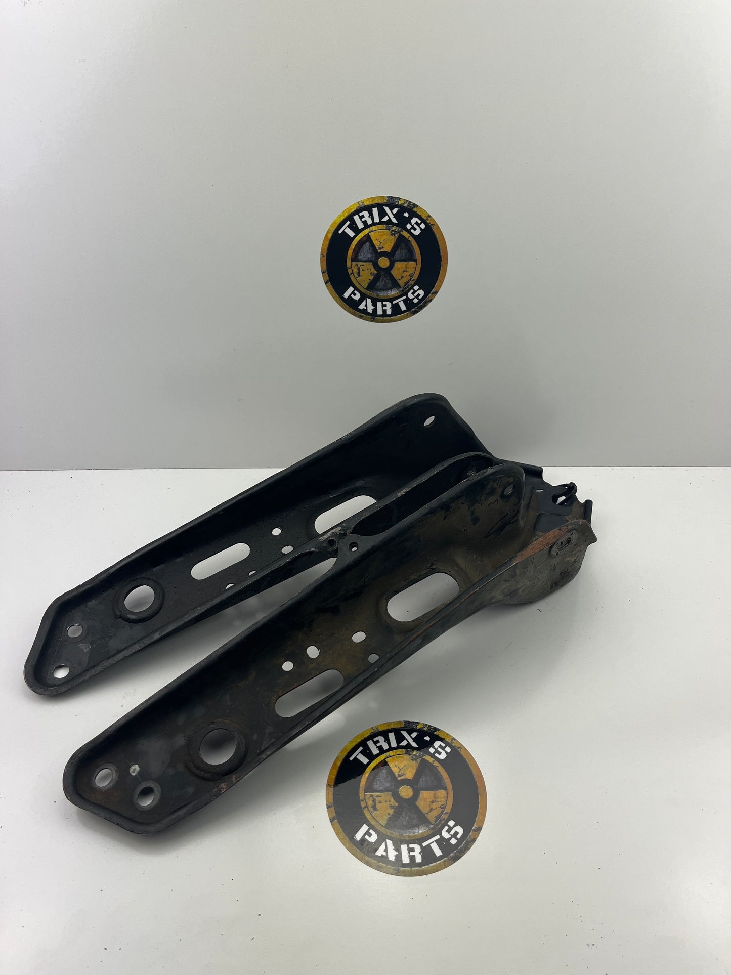 R32 Skyline Caster Arm Brackets Pair