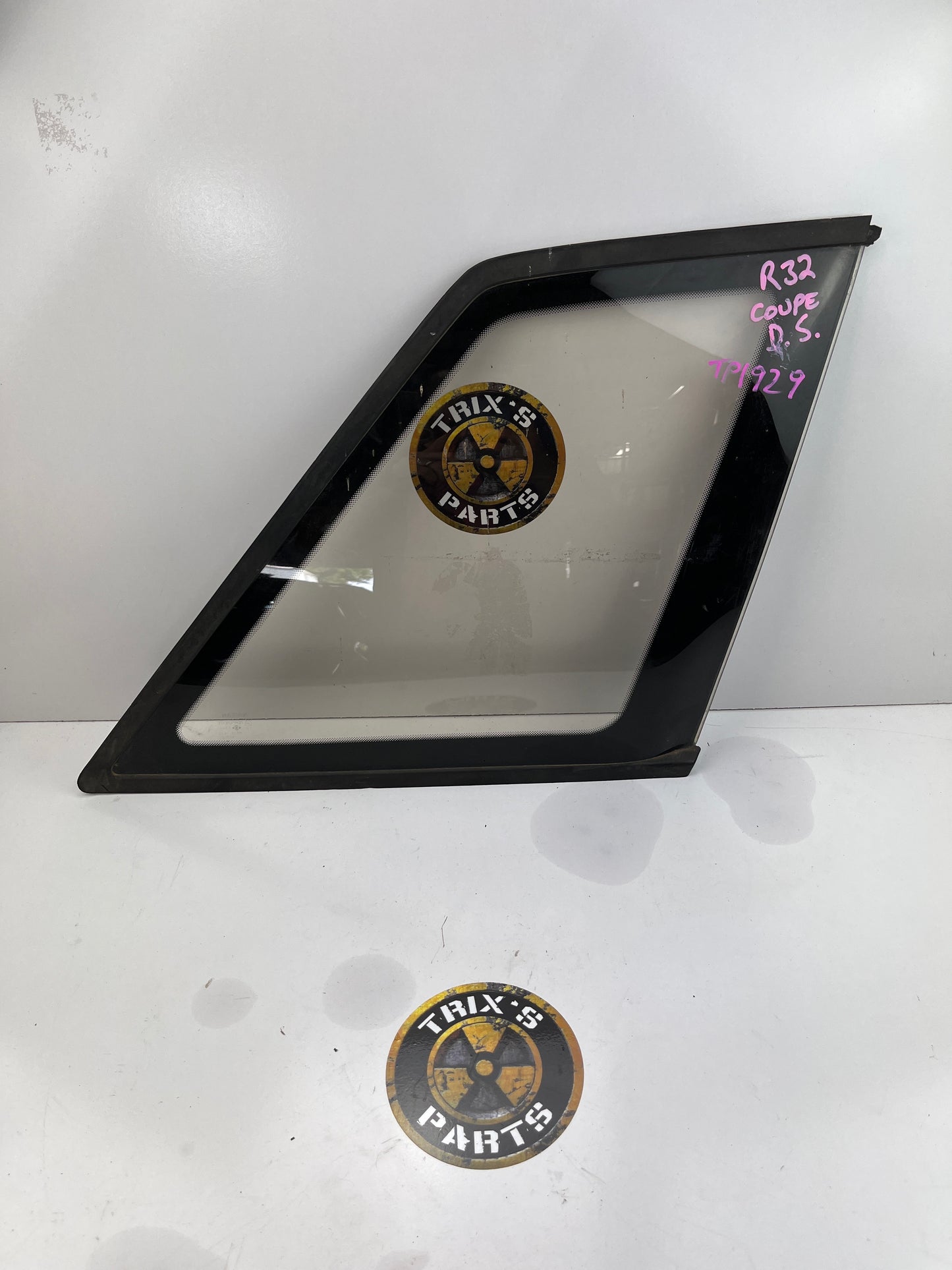 Rear Quarter Glass With Rubber Pair, R32 Skyline
