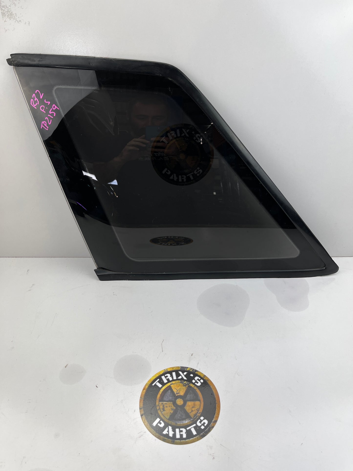 Rear Quarter Glass With Rubber Pair, R32 Skyline